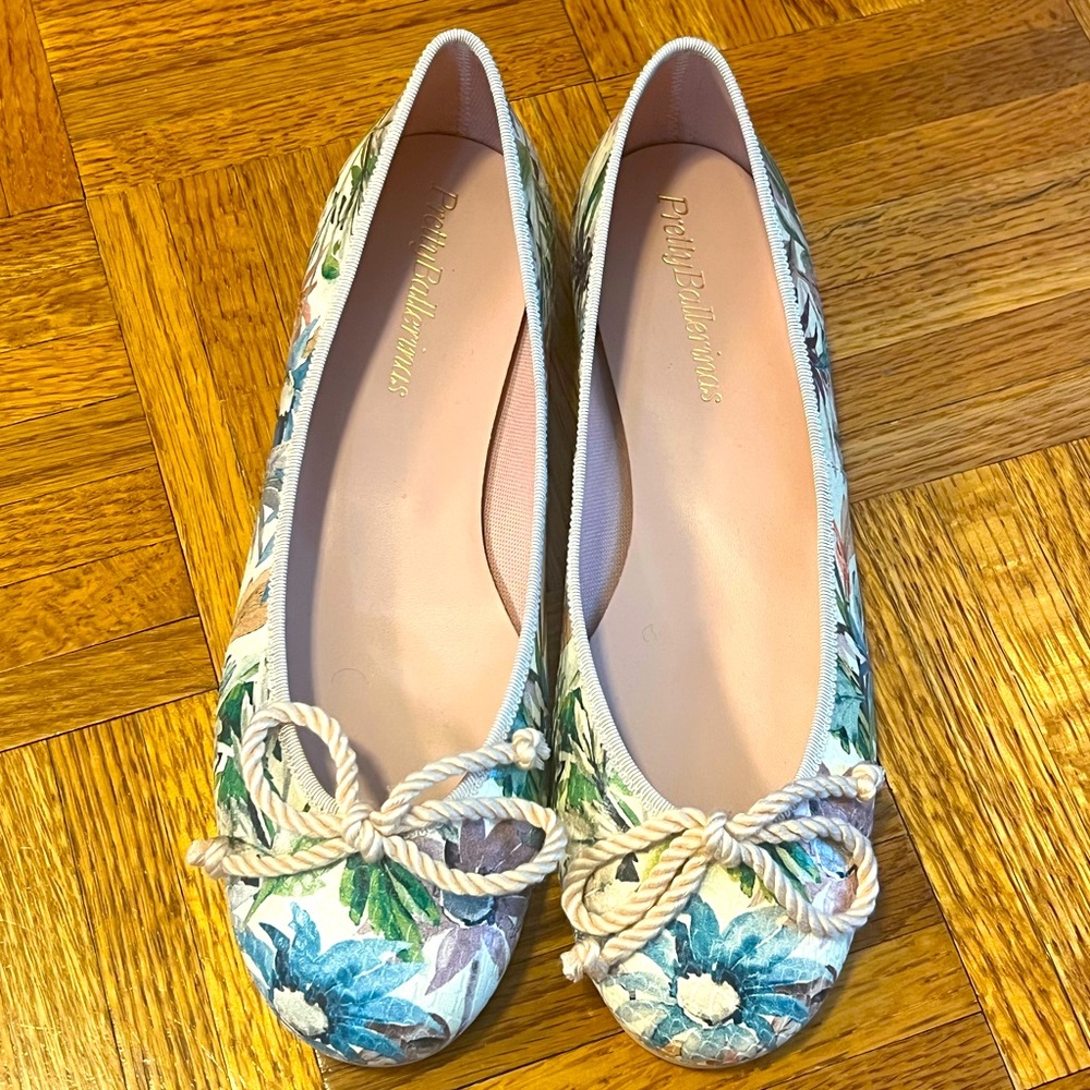 Pretty Ballerinas Floral Embroidered Ballet Flats – Size 37.5